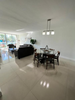 Spacious 3 BR plus 1 Office and 2 BA with Free parking